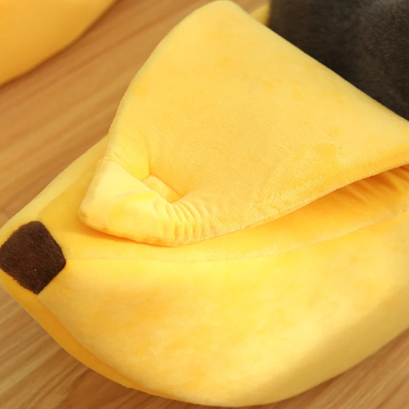 Banana Shaped Pet Bedding Comfortable Cat Nest Mat Winter Cushion Warm Soft Funny Kitten Sleeping Bag Cute Cozy Dog Accessories